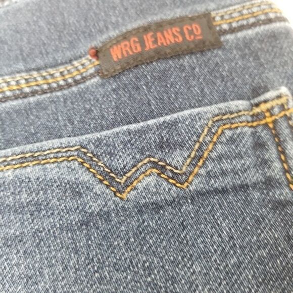 16 Regular Wrangler Authentic Denim. - Picture 12 of 13